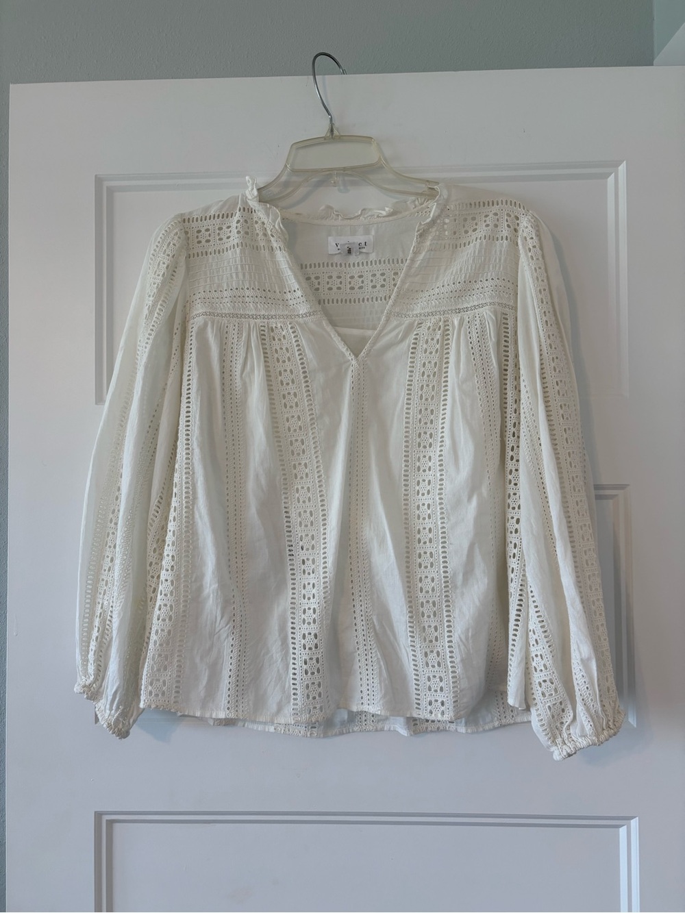 Velvet by Graham & Spencer Cream Eyelet V-Neck Peasant Blouse